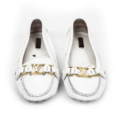 Mocassins LOUIS VUITTON t  cuir verni blanc