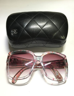 XXX Lunettes de soleil CHANEL roses