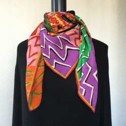 Foulard LOUIS FERAUD en soie vintage