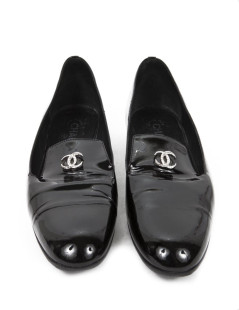 Mocassins CHANEL t 39.5 cuir verni noir