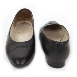 CHANEL T 37 black leather ballerinas