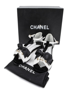 Sandales CHANEL T36 blanches et noires