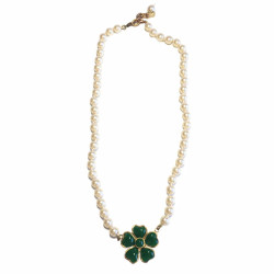 Collier MARGUERITE de VALOIS en perles et fleurette en pâte de verre