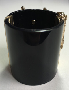 CHANEL "Paris-Dallas" cuff in black resin and jewellery gold metal