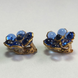 Boucles d'oreille clips MARGUERITE de VALOIS en pâte de verre bleue