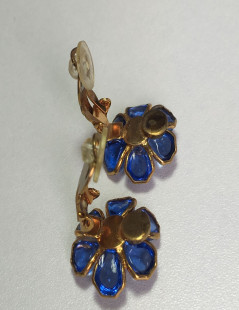 MARGUERITE of VALOIS clips blue glass paste earrings