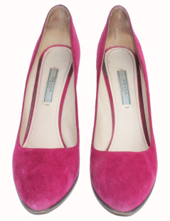 PRADA T37, 5 purple suede pumps