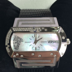 xxx Montre VERSACE en acier et cuir 