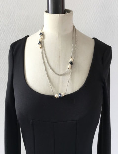 MARGUERITE de VALOIS silver chain, pearly beads, rhinestones and black stones long necklace