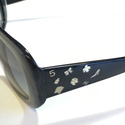 xxx Lunettes de soleil CHANEL en plastique gris et noir