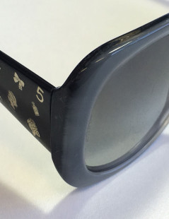 xxx Lunettes de soleil CHANEL en plastique gris et noir