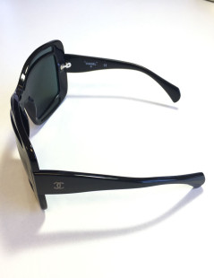 xxx Lunettes de soleil CHANEL en plastique noir