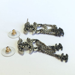 Boucles d'oreille clous CHANEL