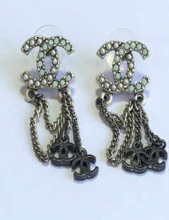 Boucles d'oreille clous CHANEL