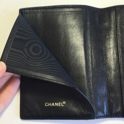 Portefeuille CHANEL Vintage en cuir matelassé noir