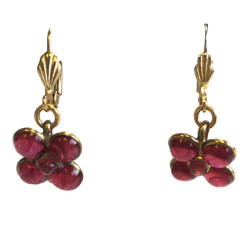 Boucles d'oreille clous MARGUERITE DE VALOIS en pâte de verre rose foncé