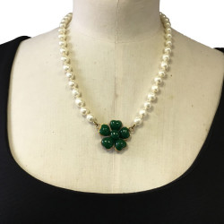 Collier MARGUERITE DE VALOIS fleurette et perles nacrées