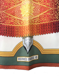 Carré HERMÈS "1821 - les cavaliers Ottomans" en soie multicolore