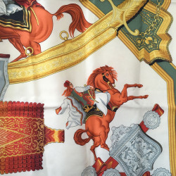 Carré HERMÈS "1821 - les cavaliers Ottomans" en soie multicolore