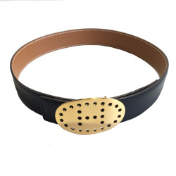 Ceinture HERMES en cuir lisse noir bijouterie dorée T65