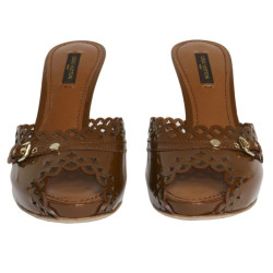 Mules LOUIS VUITTON T 37.5 cuir verni marron