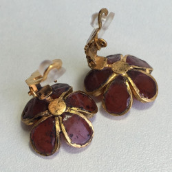 Boucles d'oreille Clips MARGUERITE de VALOIS fleurette en pâte de verre couleur vieux rose