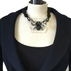 Collier LANVIN insecte en cristaux de swarovski et strass