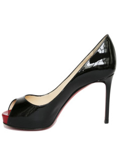 CHRISTIAN LOUBOUTIN T38 Black patent leather pumps