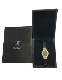 xxx Montre HUBLOT MDM automatique en or et cuir noir