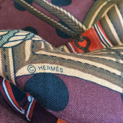 HERMES "Clic Clac à pois" shawl in cashmere and silk