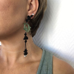 Collector DIOR clip-on earrings in fine black cord and DIOR in silver plated metal and green resin