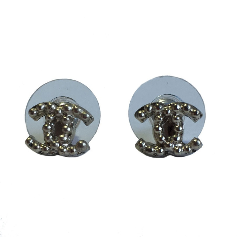 Boucles d'oreille CHANEL "CC" or pâle