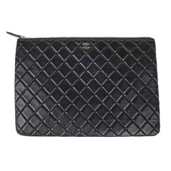 Pochette matelassée CHANEL noire