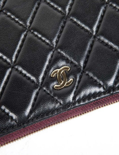 CHANEL black quilted pouch