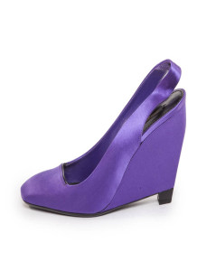 LOUIS VUITTON T 40 en purple Duchess satin pumps