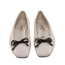 Ballerines CHANEL T 37 cuir blanc