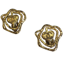 CHANEL Vintage clip-on earrings in gilt metal