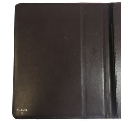 xxx Etui IPAD CHANEL en cuir matelassé noir