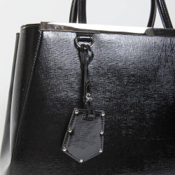 Sac FENDI cuir verni noir