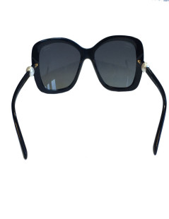 Lunettes de soleil CHANEL en plastique noir 