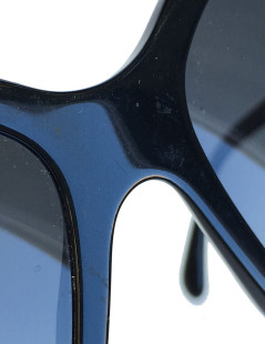 Lunettes de soleil CHANEL en plastique noir 