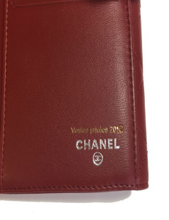 Portefeuille CHANEL en cuir matelassé rouge