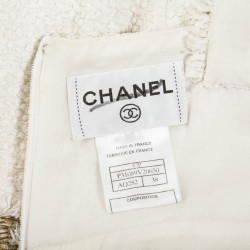 Robe CHANEL T 36 tweed crème broderies chaines dorées