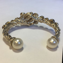 Bracelet CHANEL pâte de verre et perles nacrées