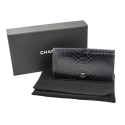 Portefeuille CHANEL python violet