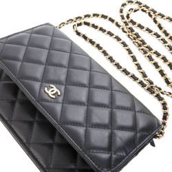 Mini sac CHANEL matelassé noir