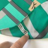 xxx Foulard YVES SAINT LAURENT en soie vert et gris