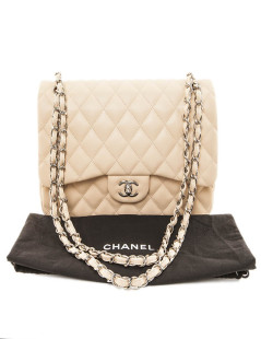 Sac jumbo CHANEL cuir d'agneau matelassé beige