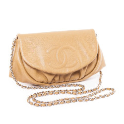 Mini sac pochette CHANEL avec longue chaine