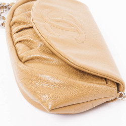 Mini sac pochette CHANEL avec longue chaine